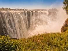 Die Victoria Wasserfälle in Simbabwe