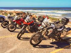Motorräder am Strand von Kapstadt